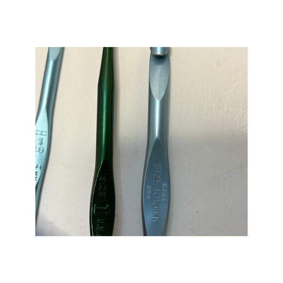 Lot of 10 Vintage Steel Metal Crochet Hooks Boye Bates Unbranded Aluminum Lace - Picture 5 of 5